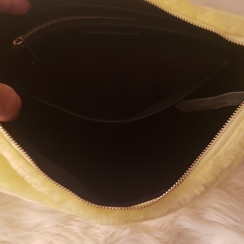 Zara Yellow faux fur clutch - Picture 4 of 6